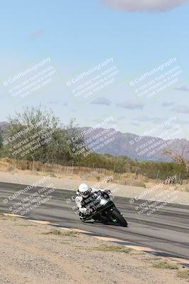 media/Nov-16-2025-Race Pace (Sun) [[8c5fa54630]]/Verified Riders/4-Turn 3 Inside (1050am)/